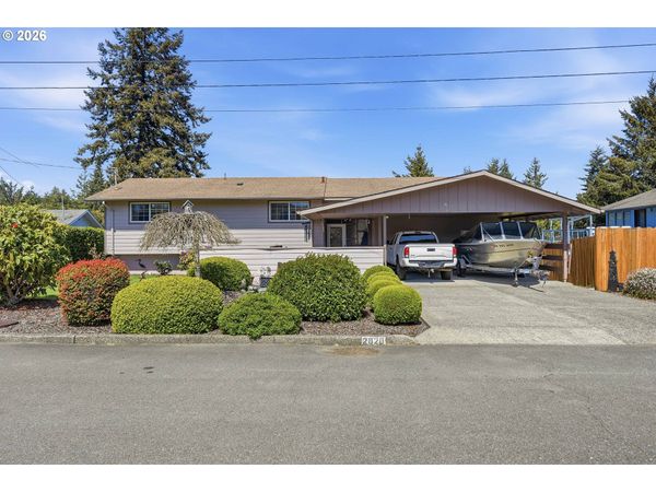 2820 COUNTRY CLUB CT, Reedsport, OR 97467
