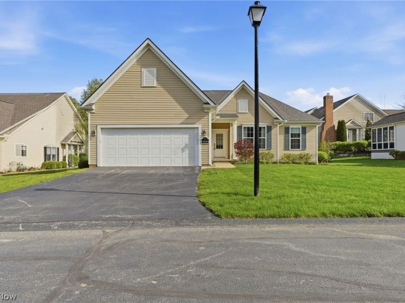 8155 Knolls Way, Chagrin Falls, OH 44023 Photo 3