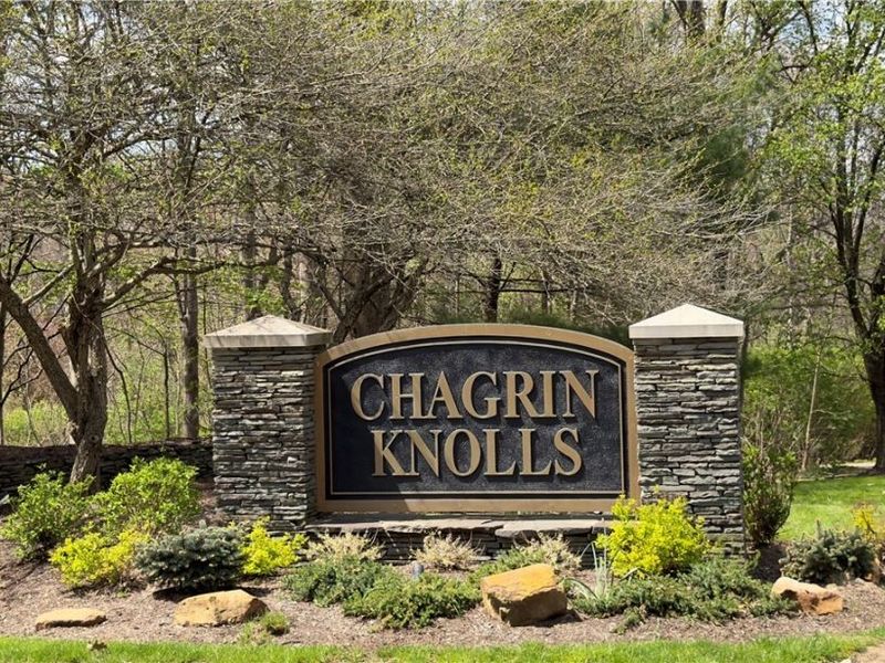 8155 Knolls Way, Chagrin Falls, OH 44023 Photo 4