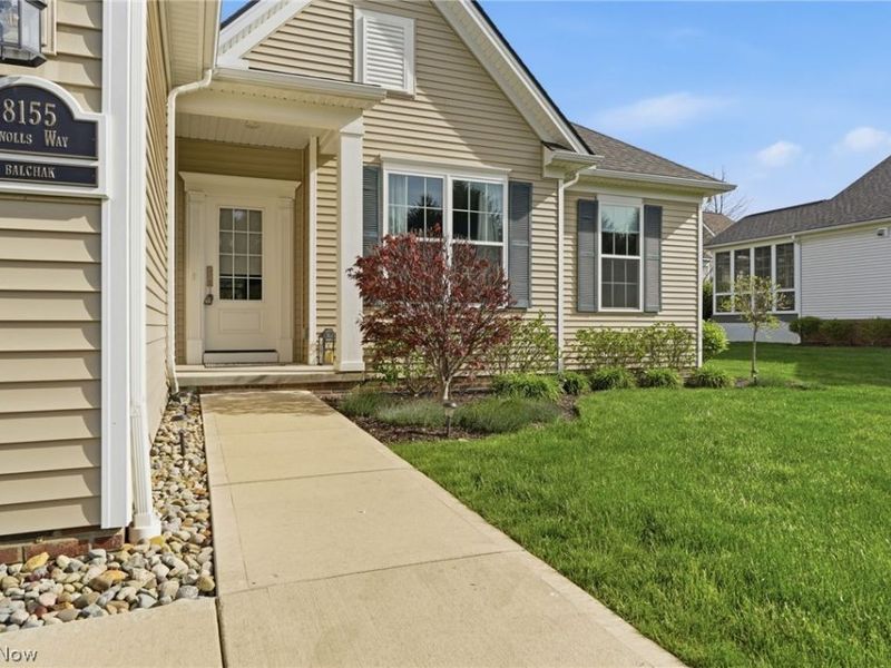 8155 Knolls Way, Chagrin Falls, OH 44023 Photo 5