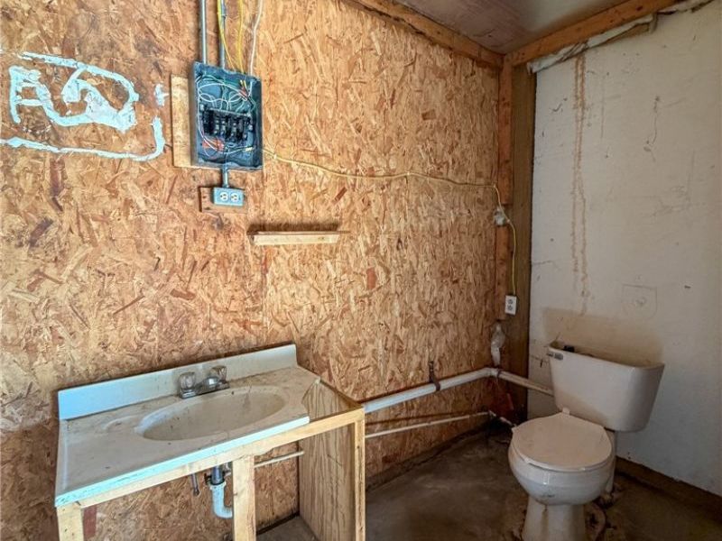 1641 SR 39, Dover, OH 44622 Photo 19