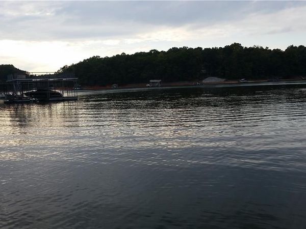 5728 Ridgewater Drive , Gainesville, GA 30506