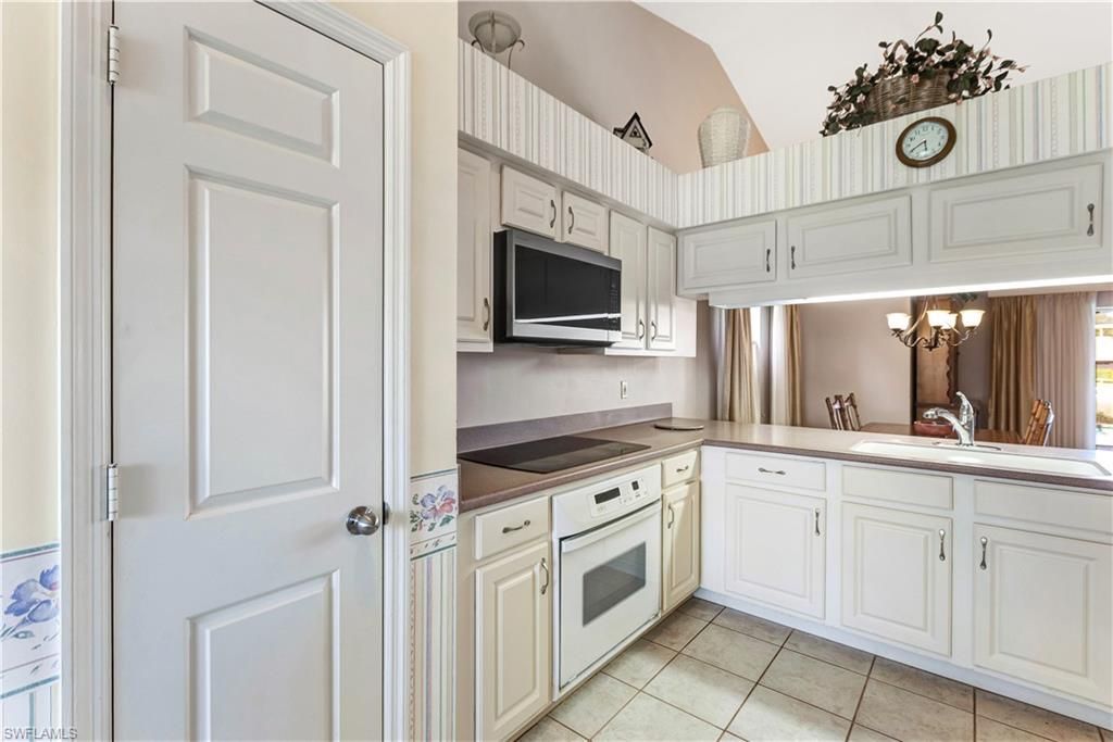 372 Fox Den Cir, Naples, FL 34104 Photo
