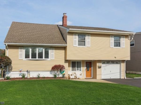 47 Epping Dr, Kenilworth, NJ 07033