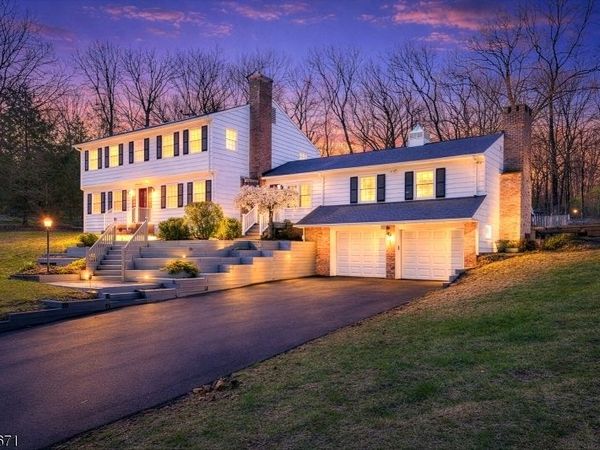 54 Robin Glen Rd, Watchung, NJ 07069