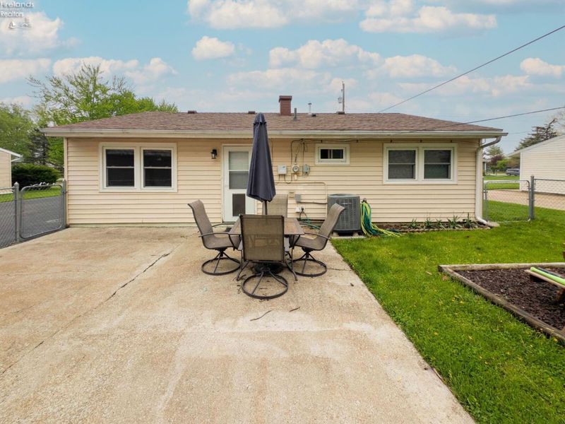 3816 Hoffman Drive, Sandusky, OH 44870 Photo 9