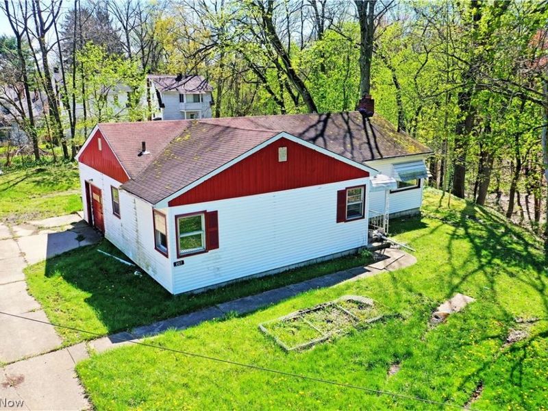 207 S Belle Vista, Youngstown, OH 44509 Photo 3
