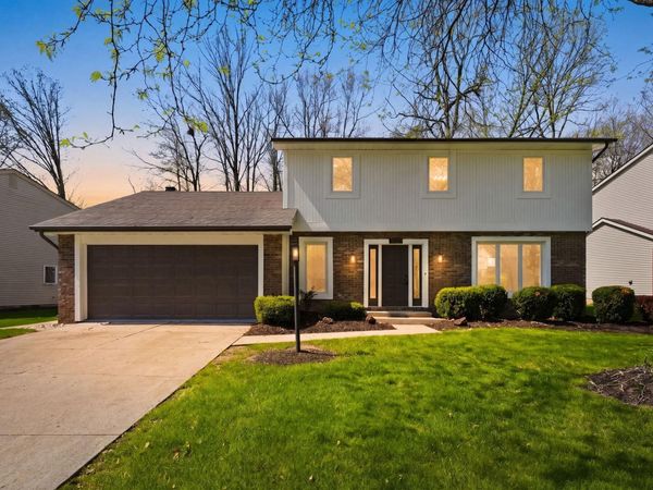 3516 Stone Creek Run, Fort Wayne, IN 46804