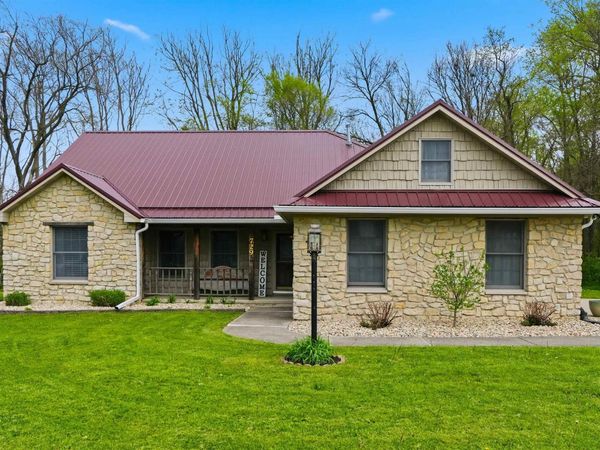 729 Arcadia Court, Kendallville, IN 46755