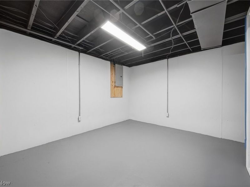 3295 Easton Street NE, Canton, OH 44721 Photo 24