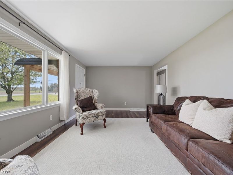 3295 Easton Street NE, Canton, OH 44721 Photo 5