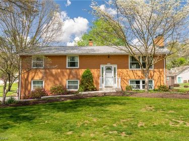 5205 Huckleberry Street NW, North Canton, OH 44720
