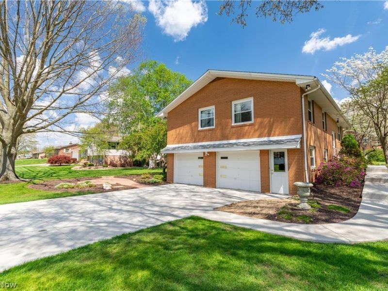 5205 Huckleberry Street NW, North Canton, OH 44720 Photo 2