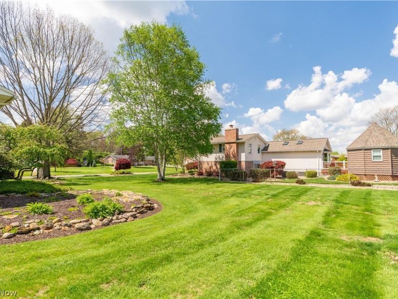 5205 Huckleberry Street NW, North Canton, OH 44720 Photo 3