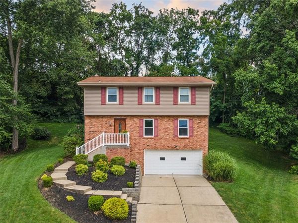 1105 Rial Dr , Bethel Park, PA 15102