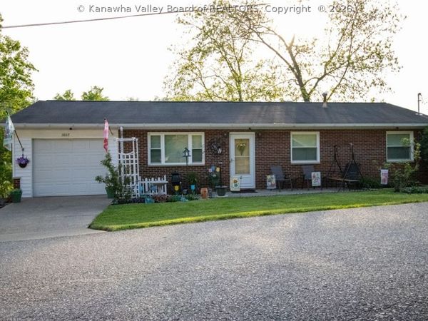 1807 Maple Drive, Sissonville, WV 25320