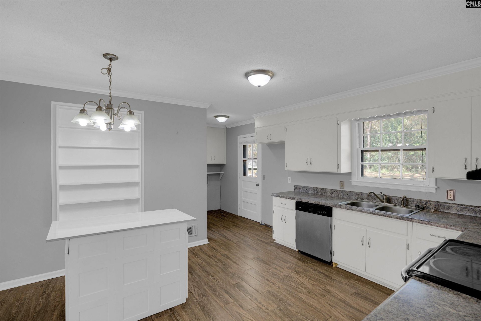 311 Spartan Drive  Photo 10