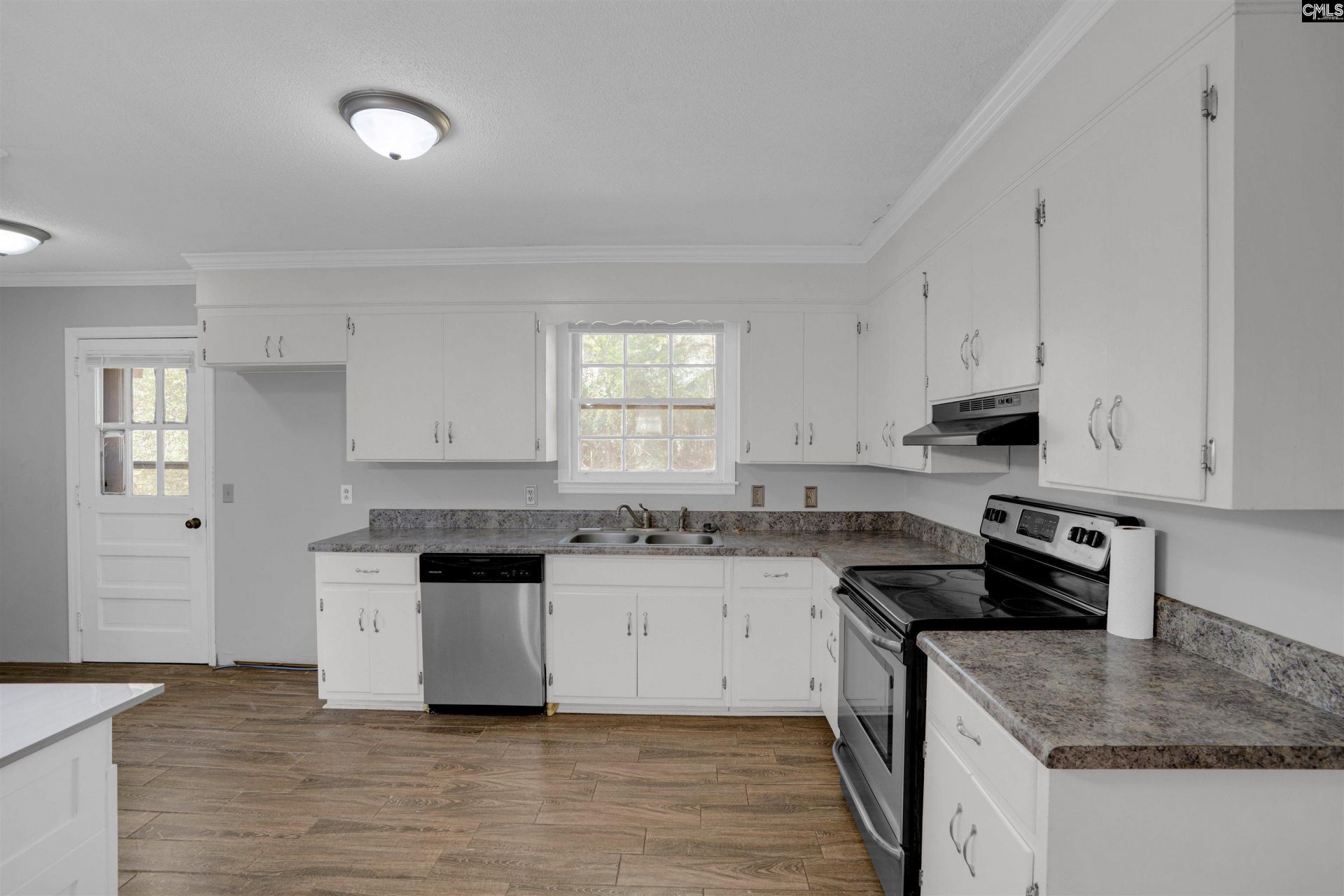 311 Spartan Drive  Photo 12