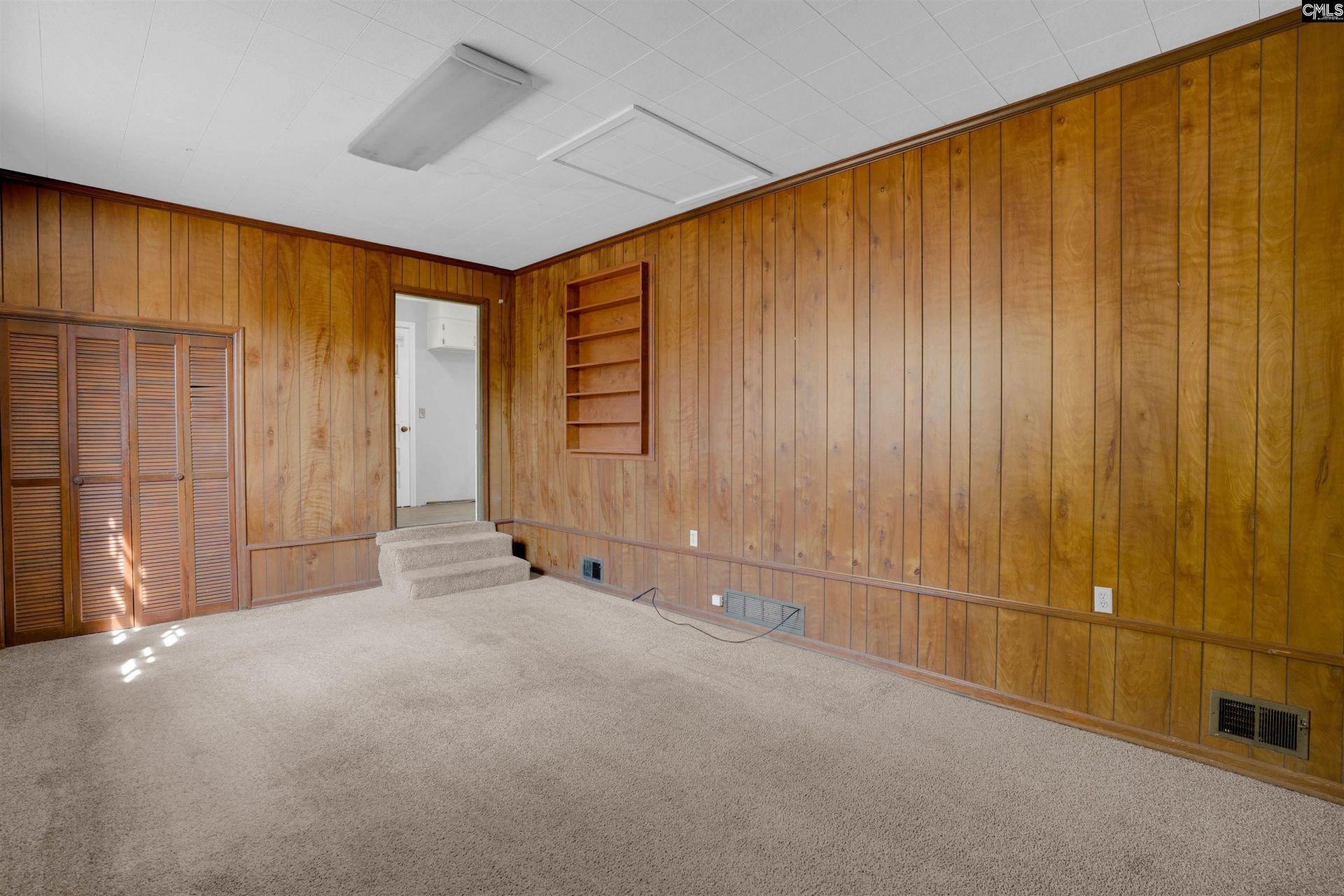 311 Spartan Drive  Photo 17