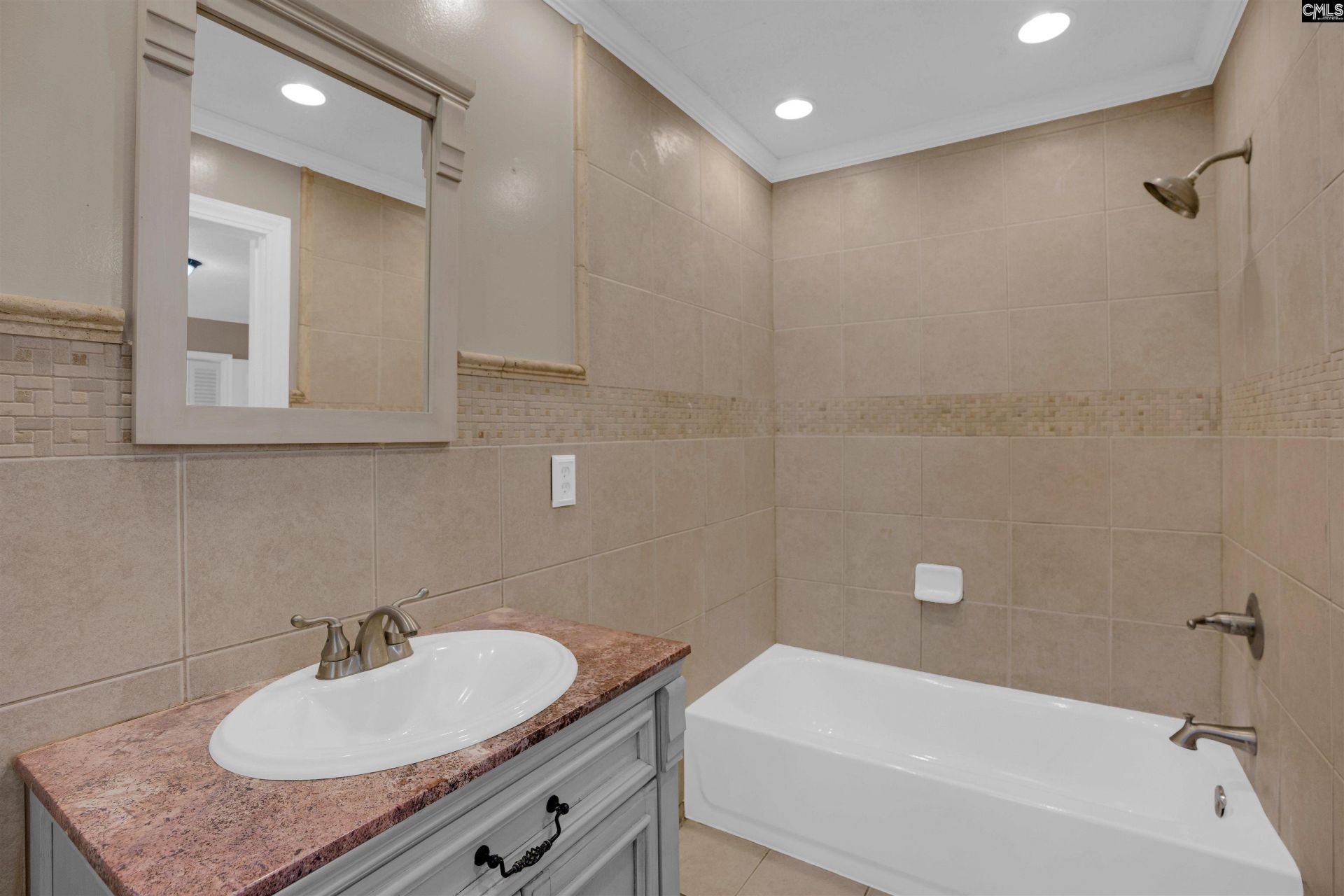 311 Spartan Drive  Photo 24