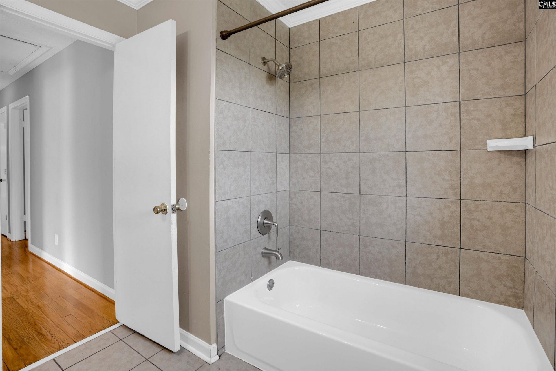 311 Spartan Drive  Photo 29