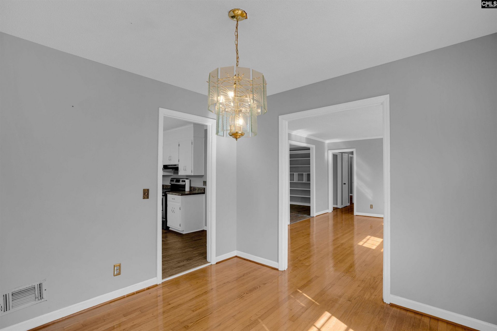 311 Spartan Drive  Photo 8