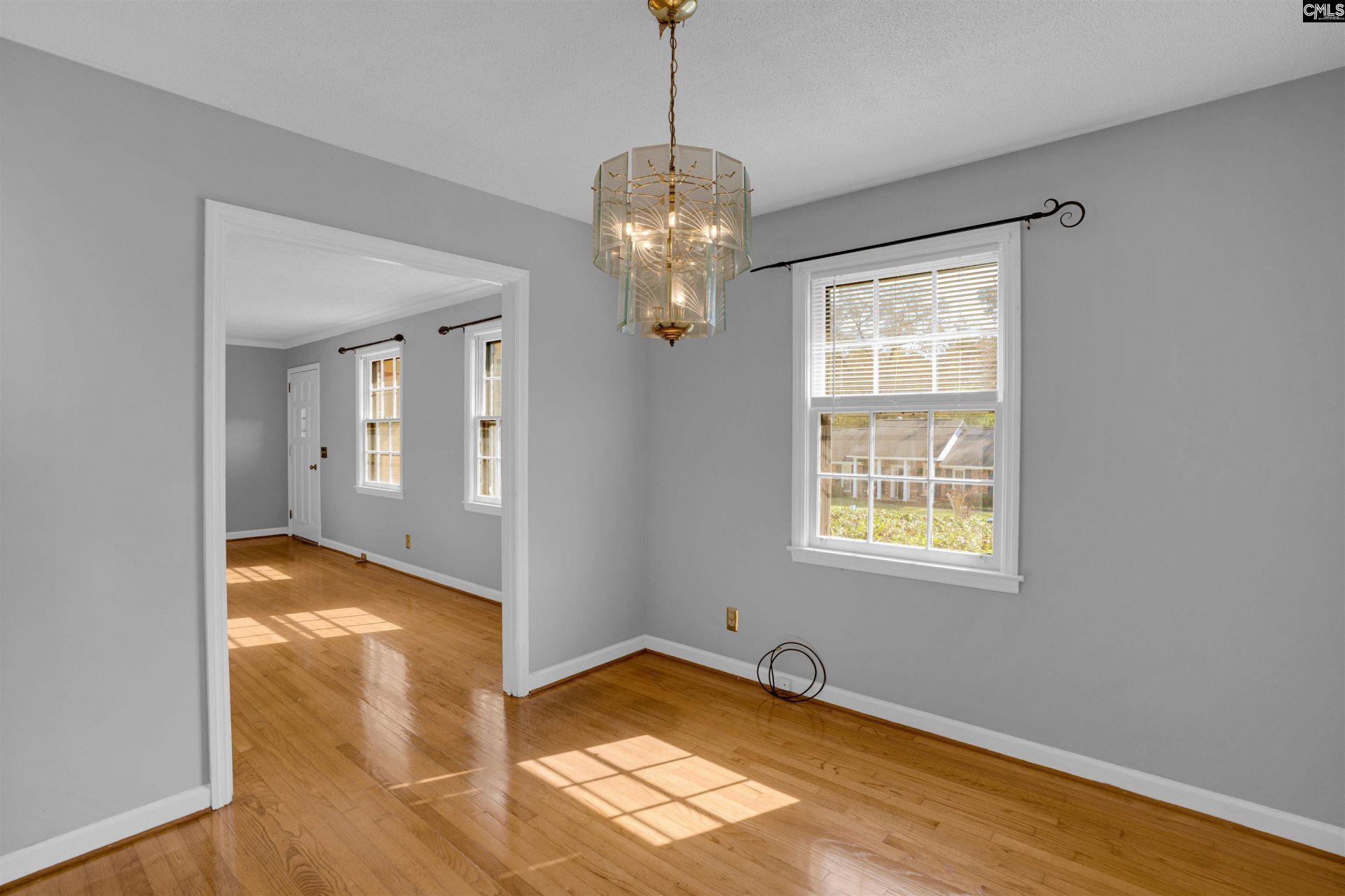 311 Spartan Drive  Photo 9