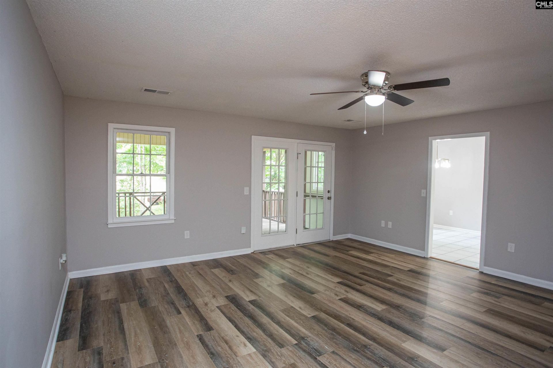 208 Riverwalk Way Photo 15