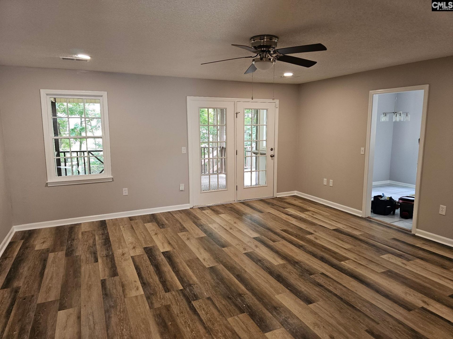 208 Riverwalk Way Photo 4