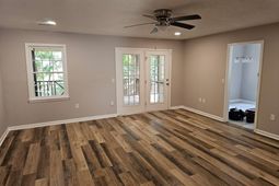 208 Riverwalk Way photo 4