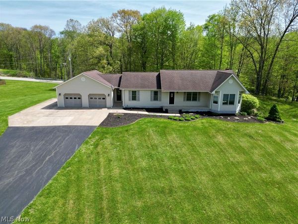 8600 Honeysuckle Drive , Dresden, OH 43821