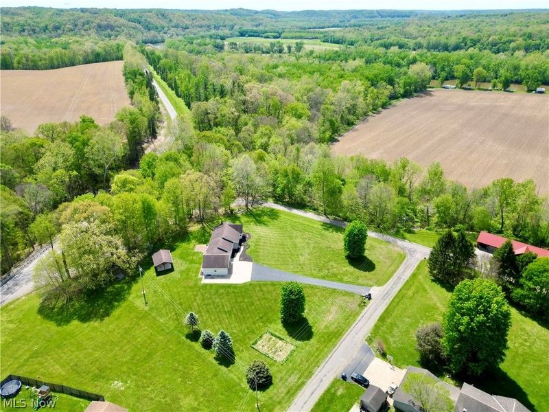8600 Honeysuckle Drive, Dresden, OH 43821 Photo 10