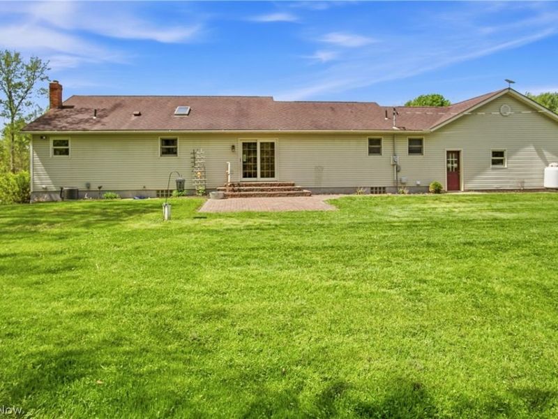 8600 Honeysuckle Drive, Dresden, OH 43821 Photo 11