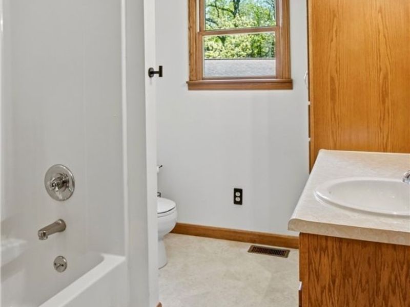 8600 Honeysuckle Drive, Dresden, OH 43821 Photo 36
