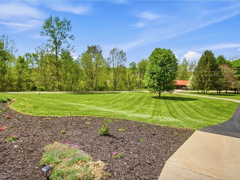 8600 Honeysuckle Drive, Dresden, OH 43821 Photo 8