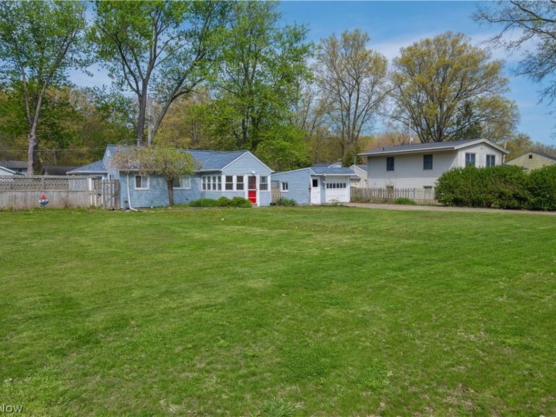 258 Vineyard Road, Avon Lake, OH 44012 Photo 4