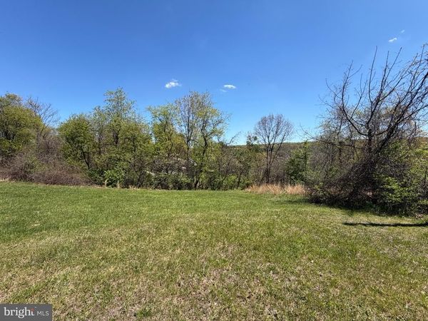 890 RED OAK COVE , AUBURN, PA 17922