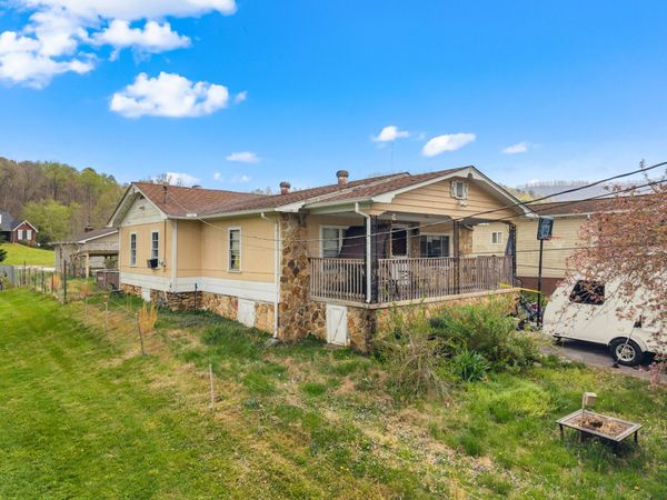 555 Poplar Avenue, Jellico, TN 37762
