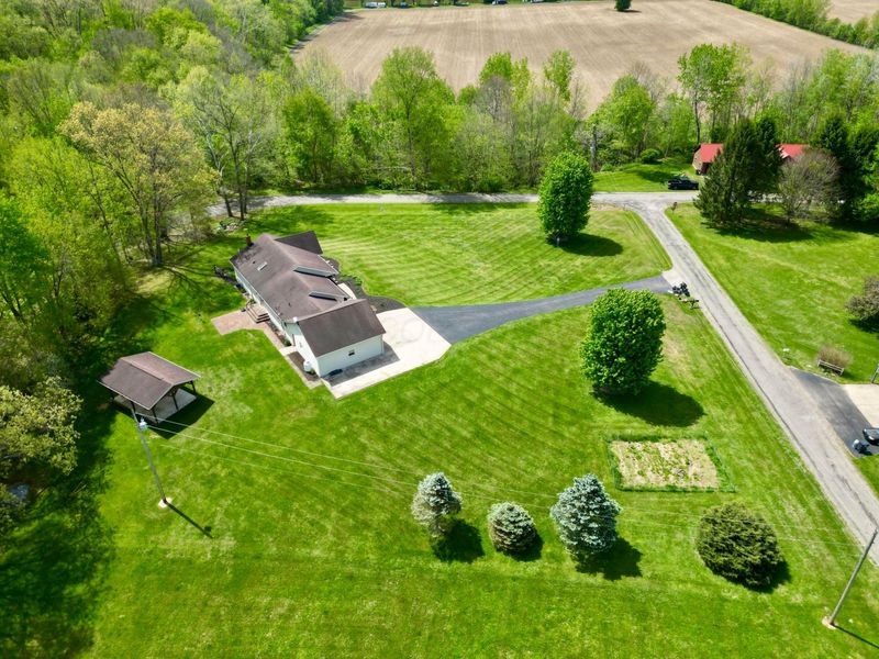 8600 Honeysuckle Drive , Dresden, OH 43821 Photo 12