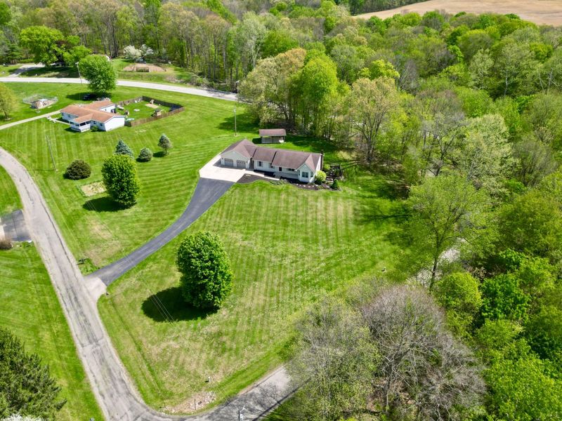 8600 Honeysuckle Drive , Dresden, OH 43821 Photo 14