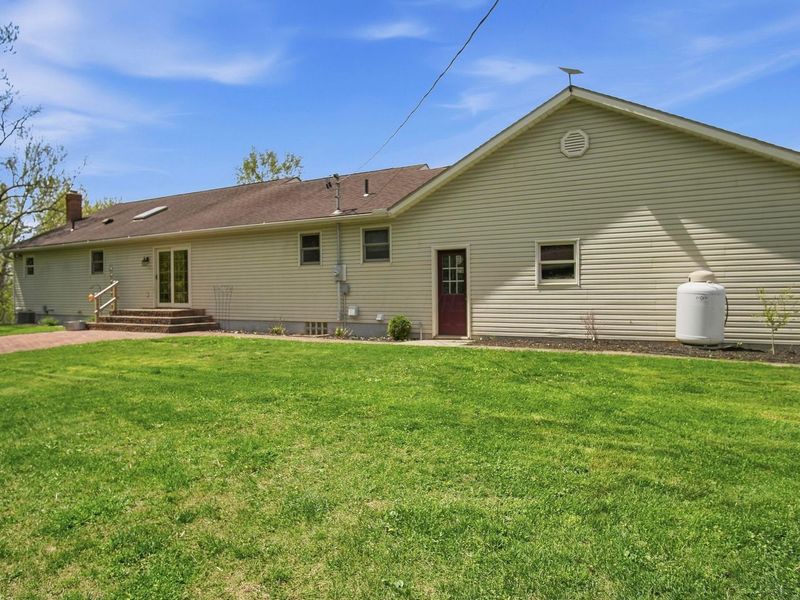 8600 Honeysuckle Drive , Dresden, OH 43821 Photo 16