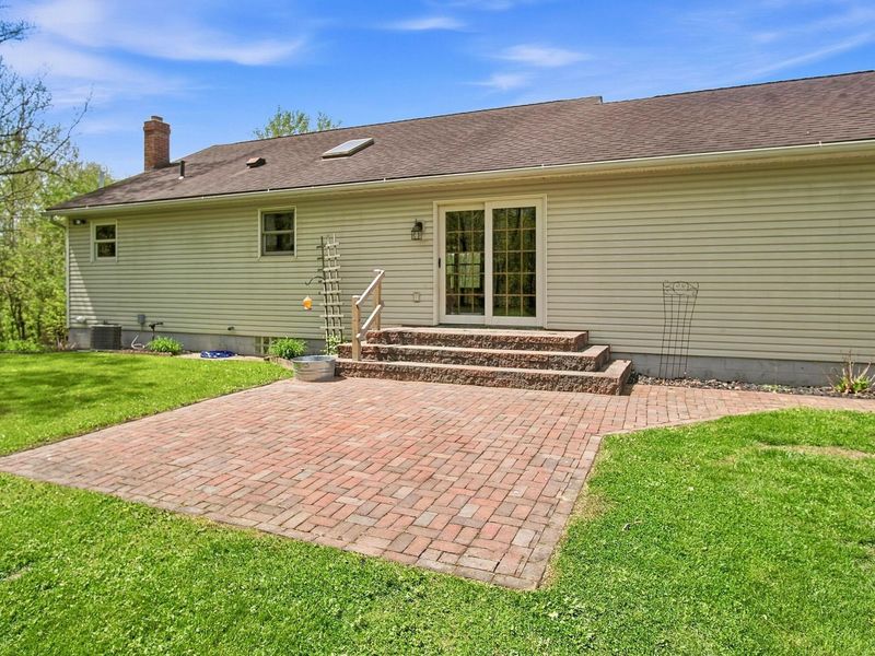 8600 Honeysuckle Drive , Dresden, OH 43821 Photo 17