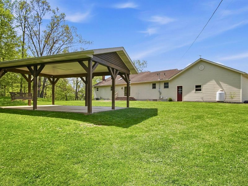 8600 Honeysuckle Drive , Dresden, OH 43821 Photo 19