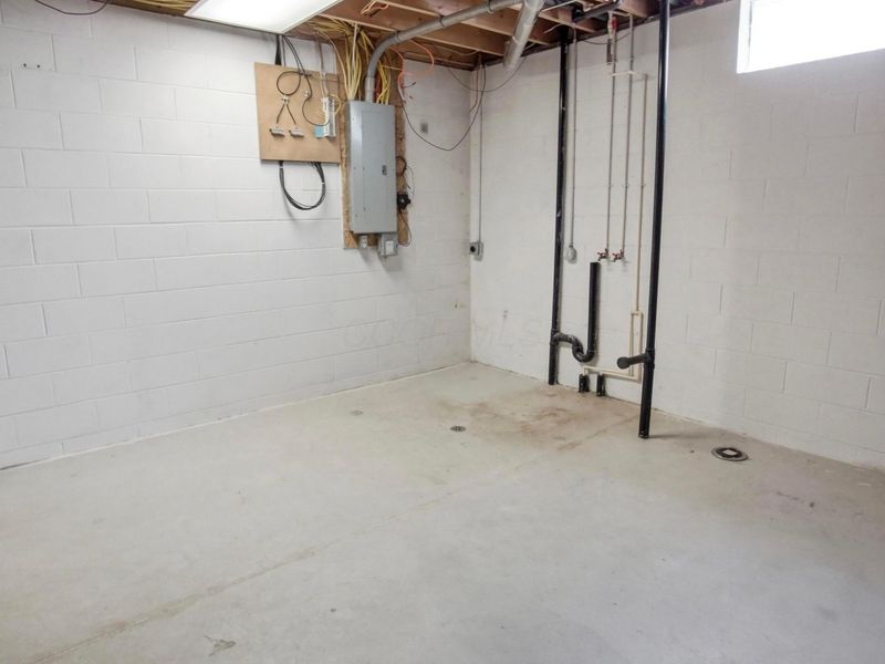 8600 Honeysuckle Drive , Dresden, OH 43821 Photo 59