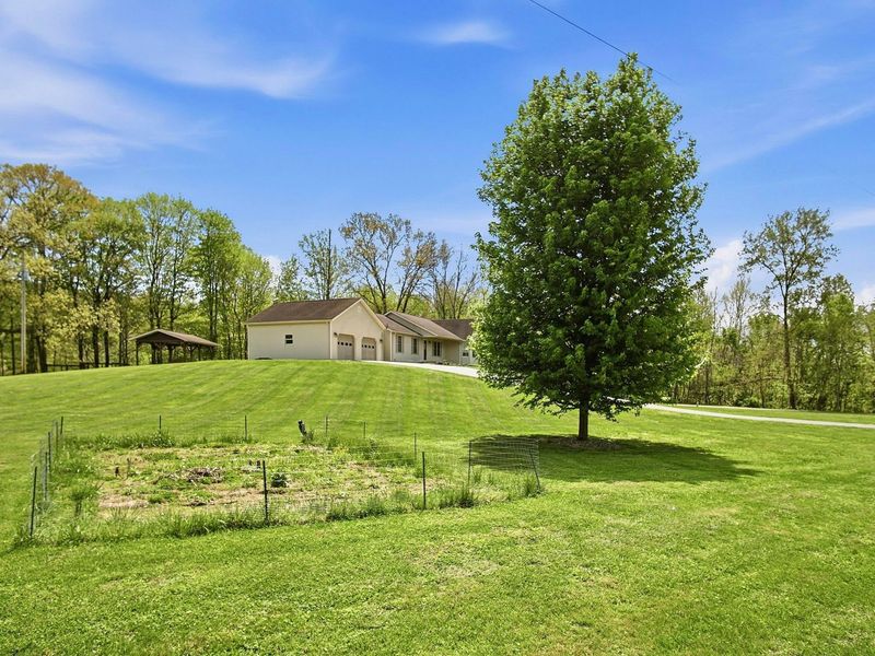 8600 Honeysuckle Drive , Dresden, OH 43821 Photo 66