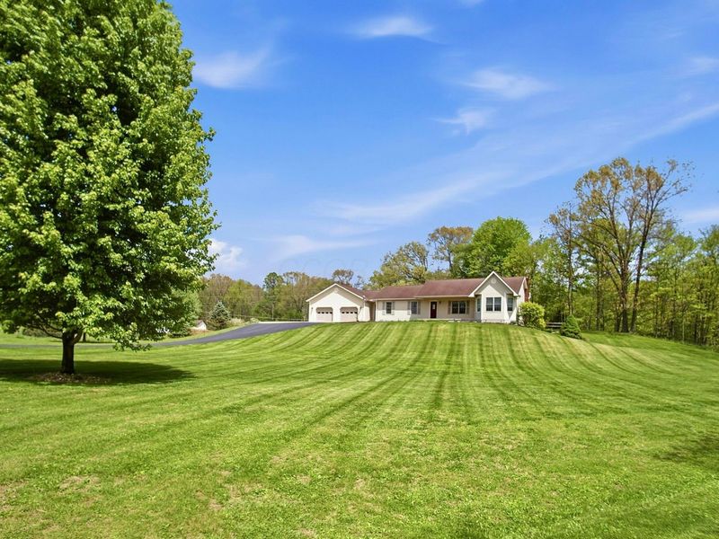 8600 Honeysuckle Drive , Dresden, OH 43821 Photo 8