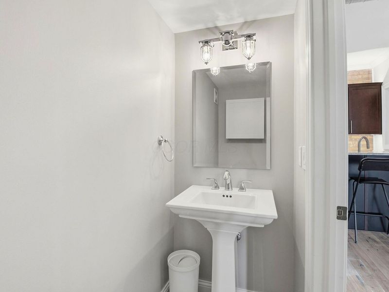 175 E Livingston Avenue, Unit B, Columbus, OH 43215 Photo 22