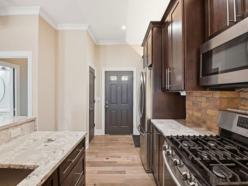 175 E Livingston Avenue, Unit B, Columbus, OH 43215 Photo 5