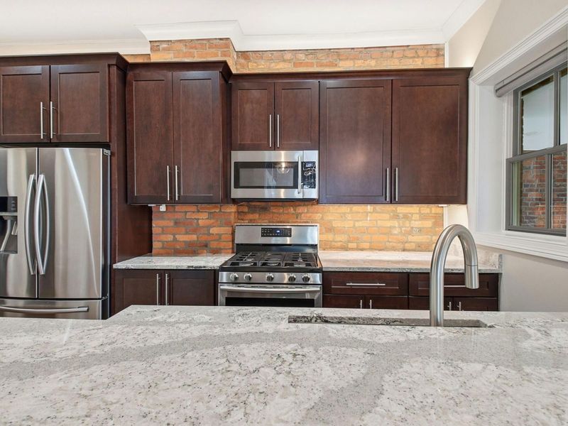 175 E Livingston Avenue, Unit B, Columbus, OH 43215 Photo 7