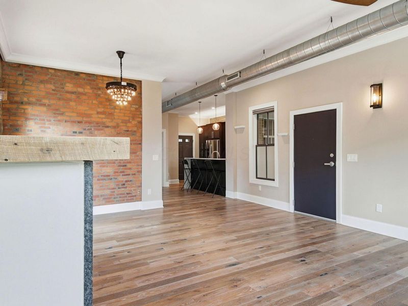 175 E Livingston Avenue, Unit B, Columbus, OH 43215 Photo 9